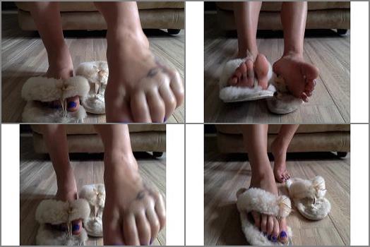 Pedicure feet – Misstiff Fluffy – Slipper Foot Fetish