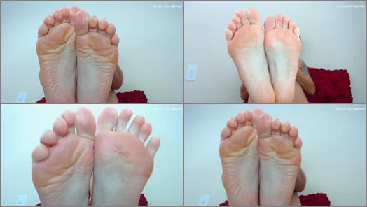Barefoot – Stella Von Savage – Soft Close-up Foot Jerk Encouragement – Feet JOI