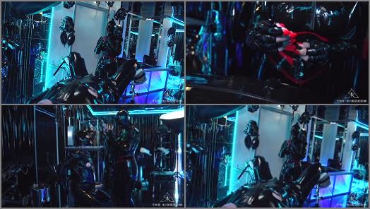 Bdsm – The latex delivery 2 – Die Latexlieferung 2