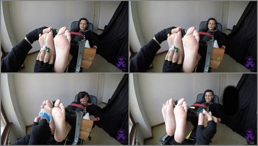 Soles tickling – Octopus – First Time Eve – Feet in the Stocks – Soft and Ticklish Size 9