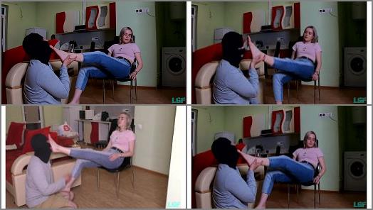  LICKING GIRLS FEET  NATA  Have sweaty feet now  preview