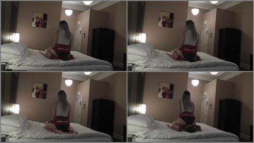 Female Domination –  Miss Jessica Woods Amateur Clips – Bed facesitting – reverse