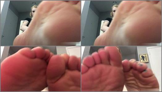Toes pointing – Macy Nikole – Foot Queen