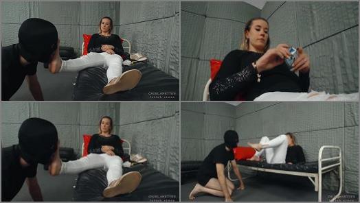 Foot in mouth – Lady Anette – Dirty Shoes, Dirty Soles