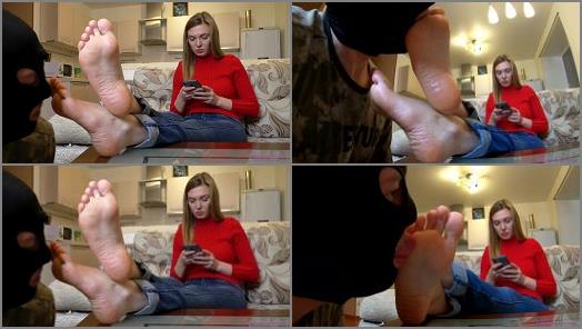 Soles licking – IRINA – Chatting with friends