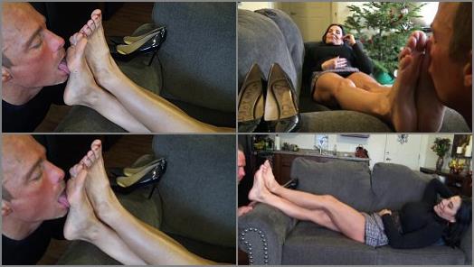Foot Sniffing – Goddess Zephy – Worship My Smelly Feet, Foot Puppet