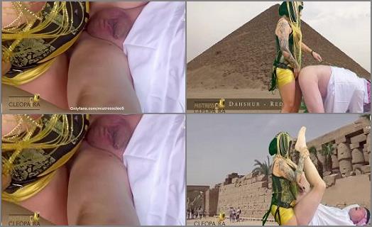 Dildo – Mistress Cleopatra – Cleopatra pegs her Saudi Arabian bitch in the middle of the Sahara
