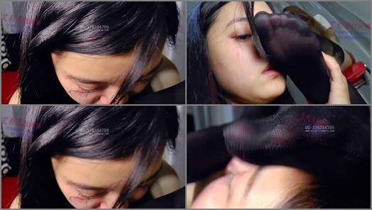 Stockings sniffing – Domme Dynasty – Chinese Lesbian Foot Worship