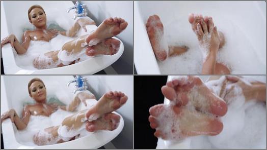 Feet – Natalia Forrest – Sexy Soap Soles