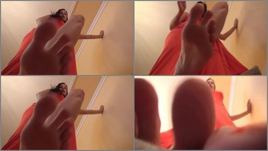 REA  Lady In Red  Tiny Man Under My Feet  Giantess preview