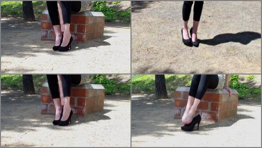 Shoe fetish – Spaingirl – Black Heels