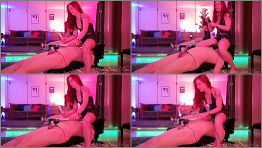 Facesitting – Mistress Lola Ruin – Playing With A Fabulous New Smother Box