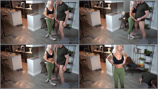 Ballbusting – Kinky Mistress – BB and SPH in My Green Leggings